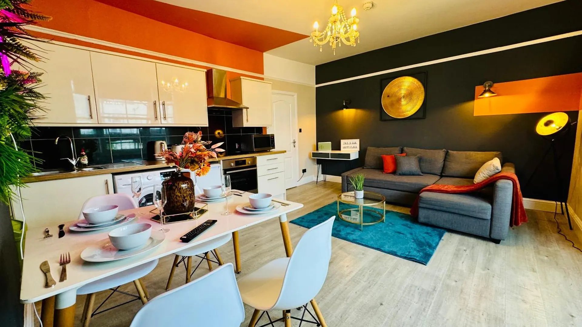 Central 2 Bedroom Flat Next To Brighton Beach & Churchill Square 0*,  Reino Unido